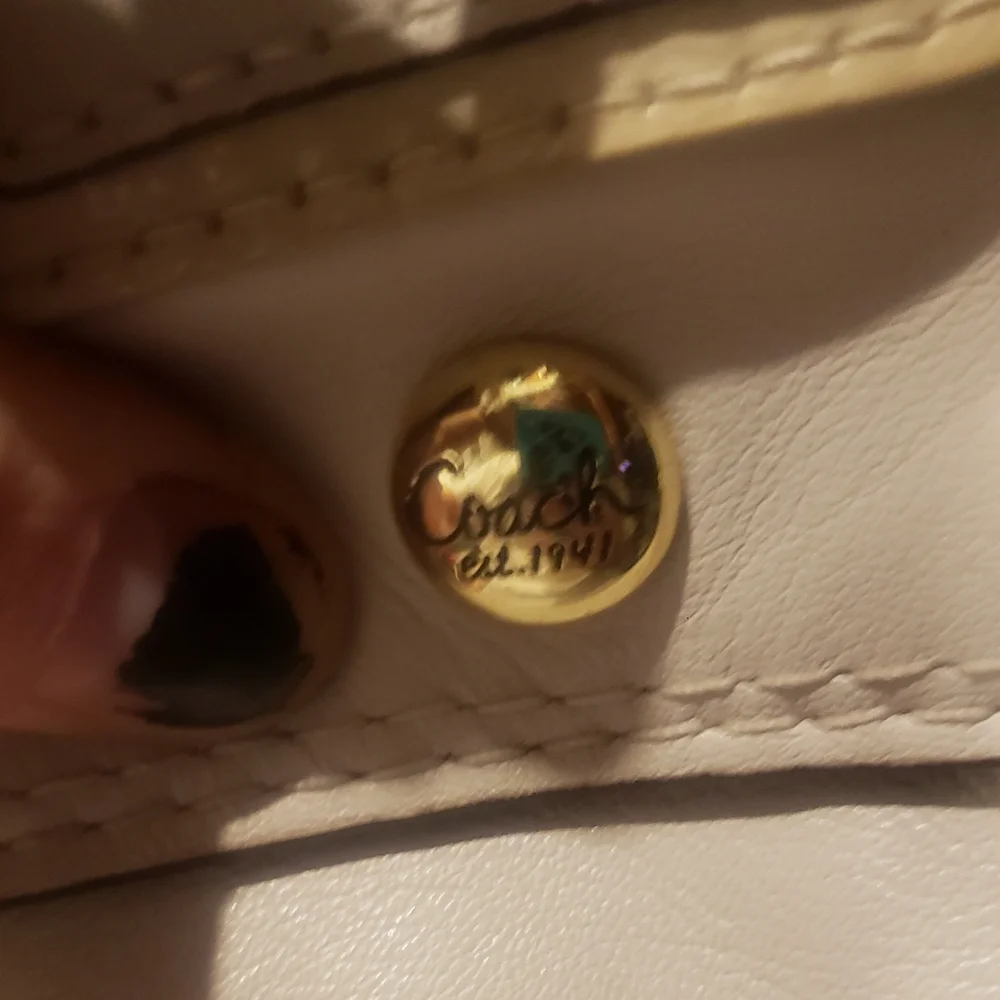 Designer purses - Picture 8 of 9